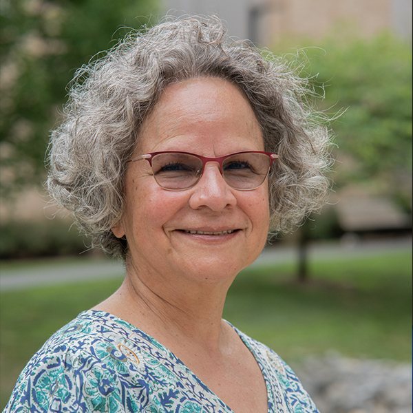 headshot of carmen hernandez